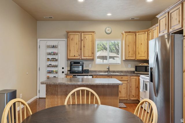 7846 S COOL CREEK WAY, West Jordan, UT 84081