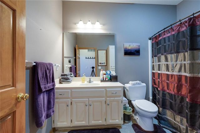 507 Ashurst Court, Lee's Summit, MO 64081