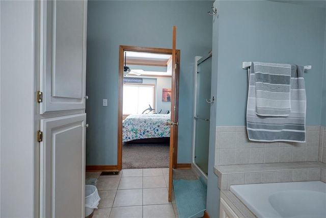 507 Ashurst Court, Lee's Summit, MO 64081