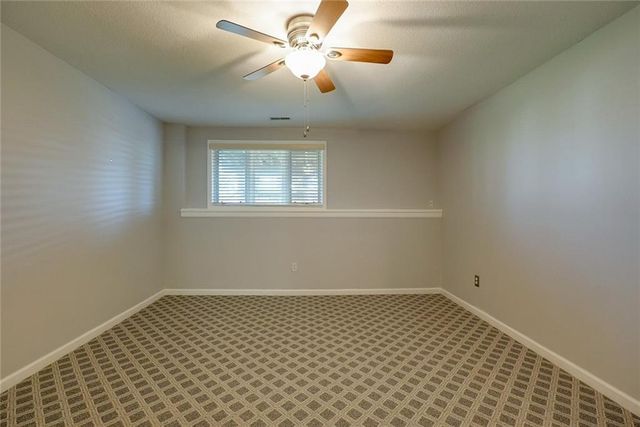 507 Ashurst Court, Lee's Summit, MO 64081