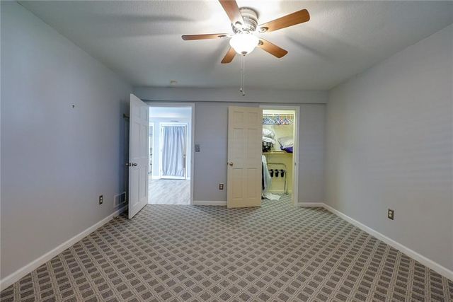 507 Ashurst Court, Lee's Summit, MO 64081