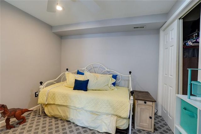 507 Ashurst Court, Lee's Summit, MO 64081