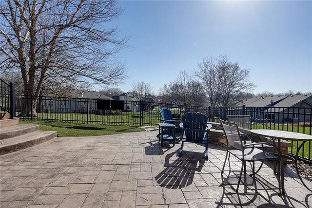 507 Ashurst Court, Lee's Summit, MO 64081