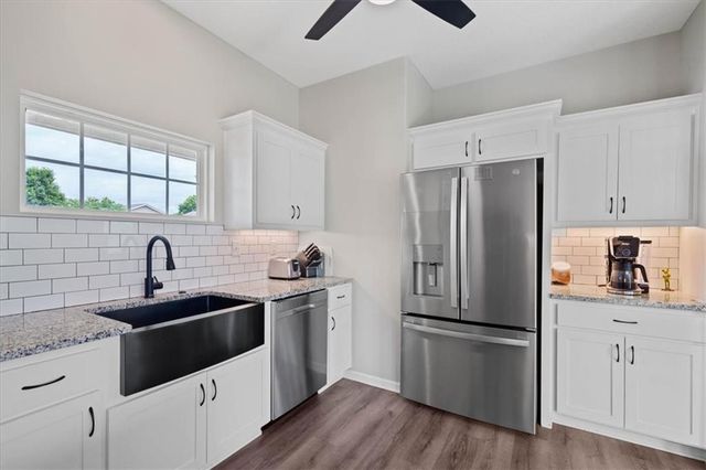 407 NE Sycamore Court, Oak Grove, MO 64075