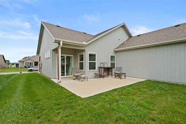 407 NE Sycamore Court, Oak Grove, MO 64075