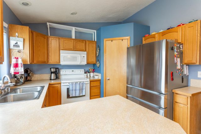 732 E Carrie Dr, Medical Lake, WA 99022