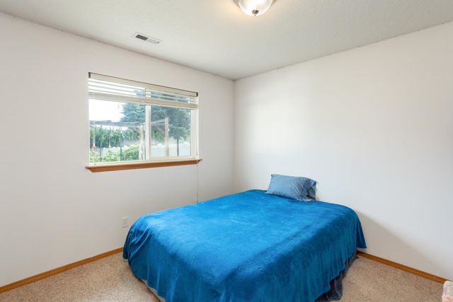 732 E Carrie Dr, Medical Lake, WA 99022