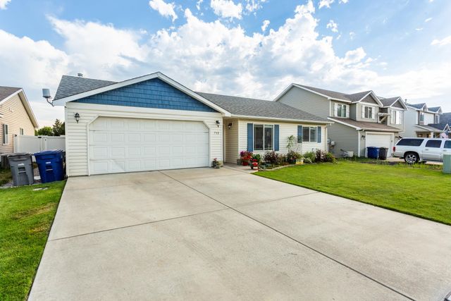 732 E Carrie Dr, Medical Lake, WA 99022