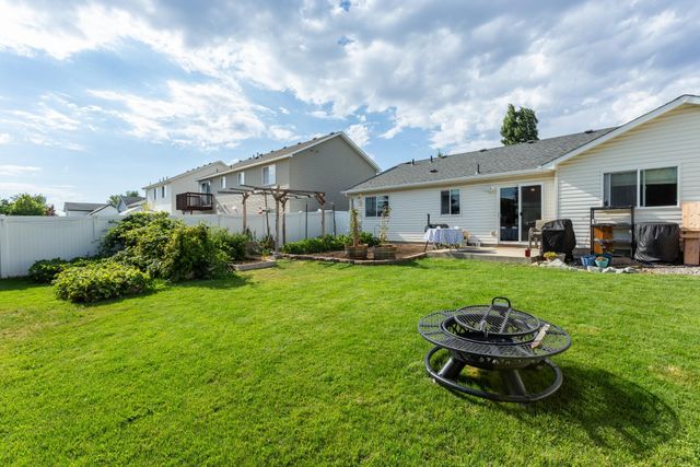 732 E Carrie Dr, Medical Lake, WA 99022