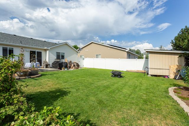 732 E Carrie Dr, Medical Lake, WA 99022
