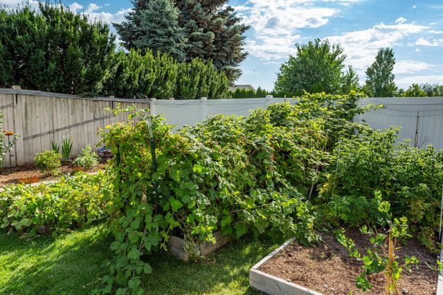 732 E Carrie Dr, Medical Lake, WA 99022