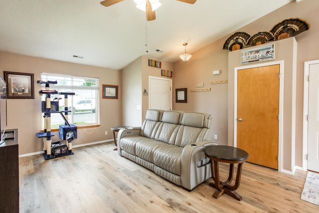 732 E Carrie Dr, Medical Lake, WA 99022