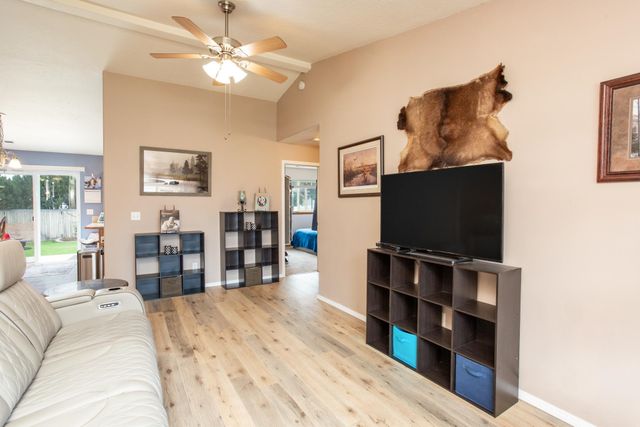 732 E Carrie Dr, Medical Lake, WA 99022