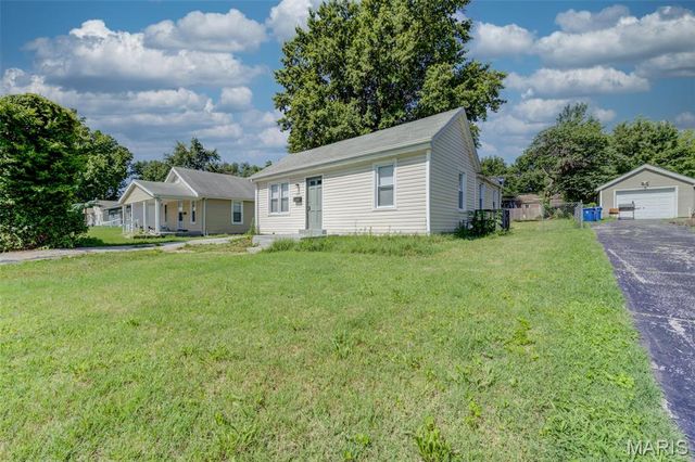 223 La Motte Lane, St Louis, MO 63135
