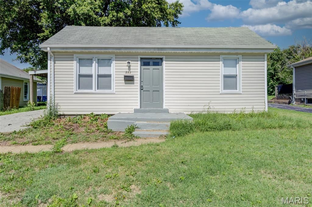 223 La Motte Lane, St Louis, MO 63135