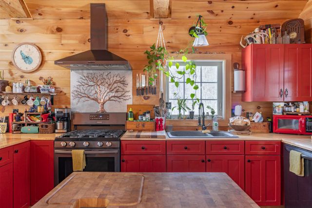 21 Crittenden Road, Bradford, NH 03221