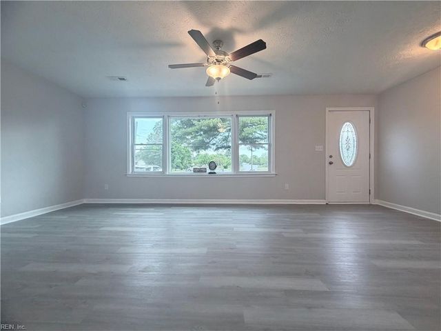 1815 Gildner RD, Hampton, VA 23666