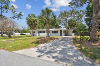 695 SUNSET DR, Tarpon Springs, FL 34689