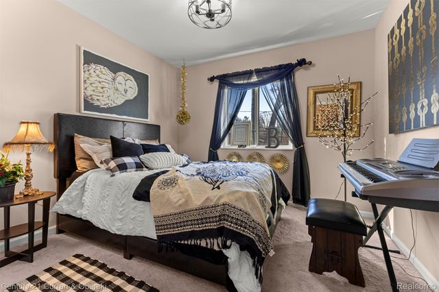 3633 Richmond St, Waterford Charter Township, MI 48328