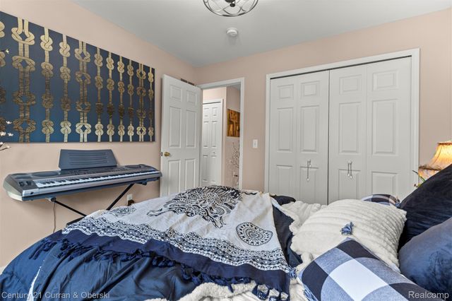 3633 Richmond St, Waterford Charter Township, MI 48328