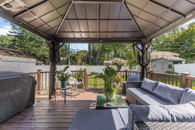 3633 Richmond St, Waterford Charter Township, MI 48328