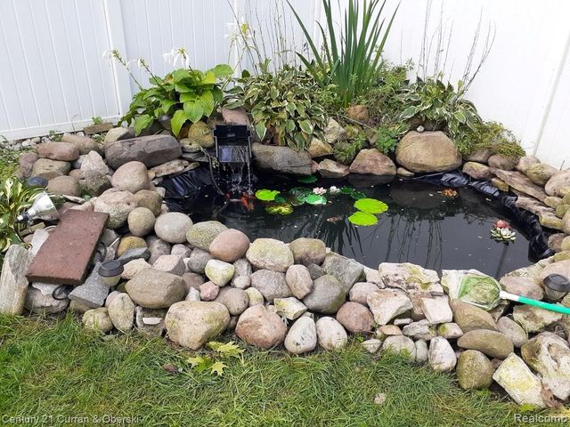 3633 Richmond St, Waterford Charter Township, MI 48328