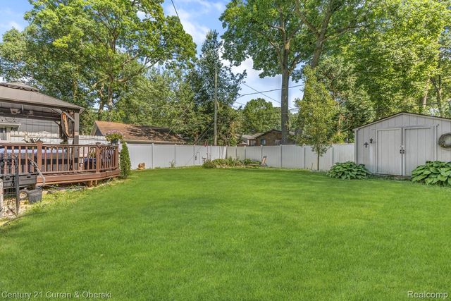 3633 Richmond St, Waterford Charter Township, MI 48328