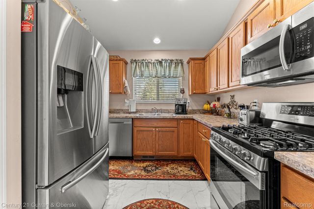 3633 Richmond St, Waterford Charter Township, MI 48328