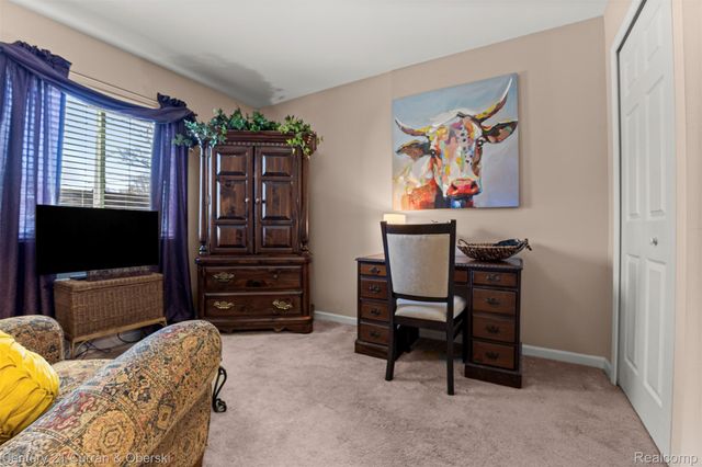 3633 Richmond St, Waterford Charter Township, MI 48328