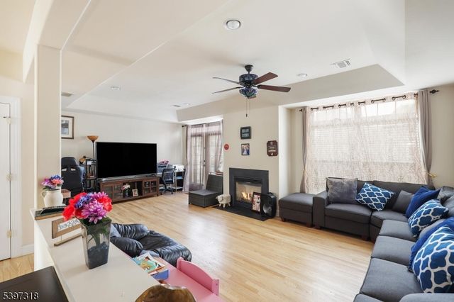 1427 Barnhardt Ln, Rahway City, NJ 07065