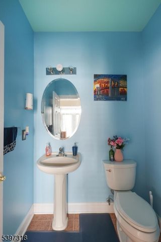 1427 Barnhardt Ln, Rahway City, NJ 07065