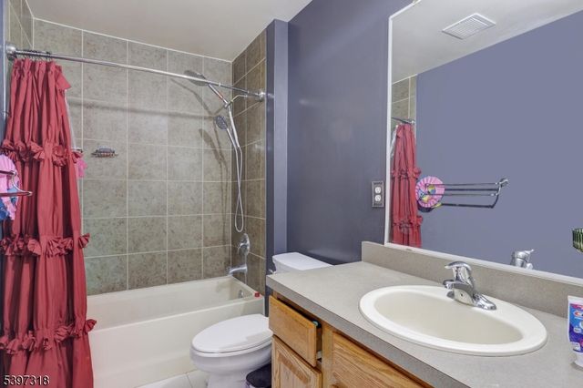 1427 Barnhardt Ln, Rahway City, NJ 07065