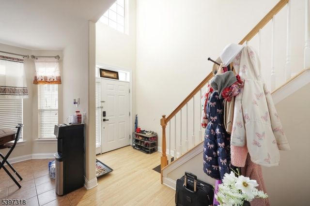 1427 Barnhardt Ln, Rahway City, NJ 07065