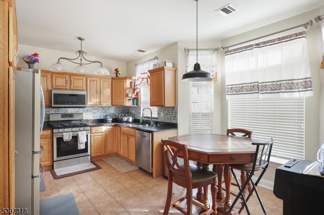 1427 Barnhardt Ln, Rahway City, NJ 07065