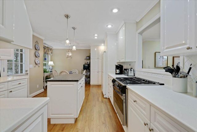 121 N Palisades Drive, Signal Mountain, TN 37377