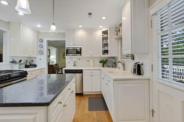 121 N Palisades Drive, Signal Mountain, TN 37377