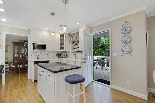121 N Palisades Drive, Signal Mountain, TN 37377