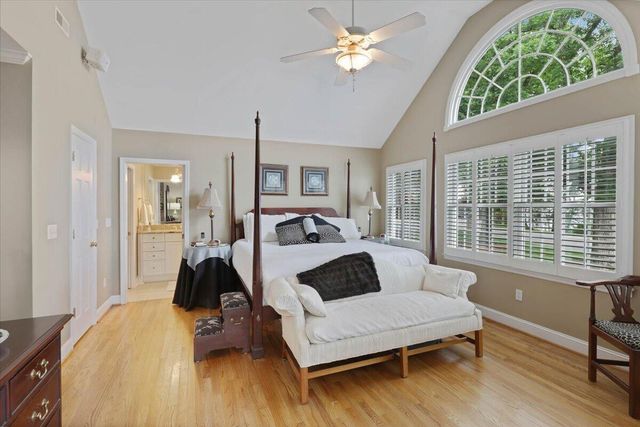 121 N Palisades Drive, Signal Mountain, TN 37377