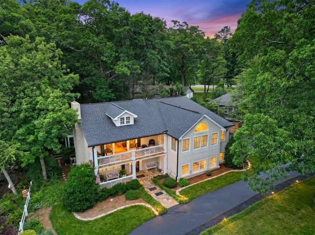 121 N Palisades Drive, Signal Mountain, TN 37377