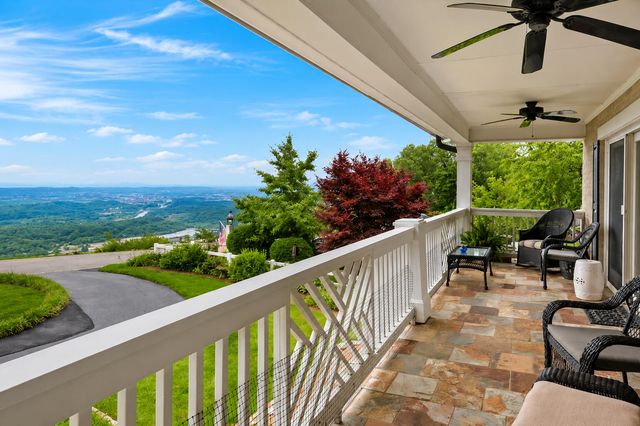 121 N Palisades Drive, Signal Mountain, TN 37377