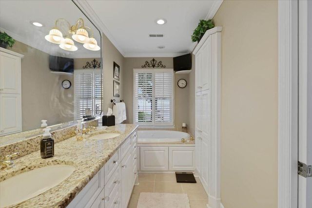 121 N Palisades Drive, Signal Mountain, TN 37377