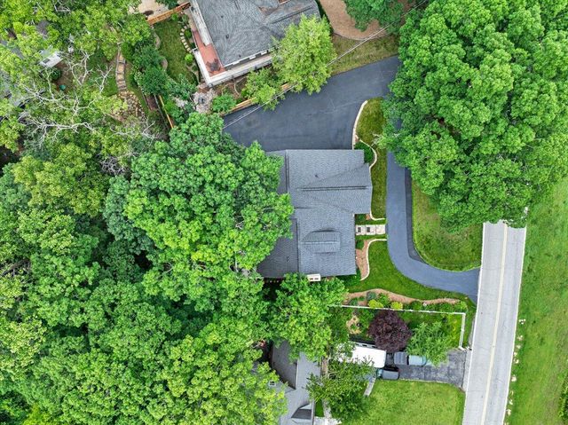 121 N Palisades Drive, Signal Mountain, TN 37377