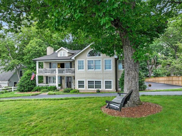 121 N Palisades Drive, Signal Mountain, TN 37377