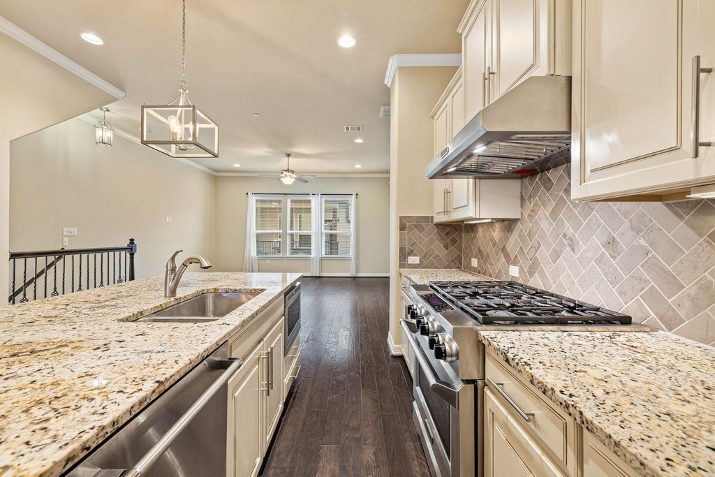 11829 Terraza CIR, Austin, TX 78726