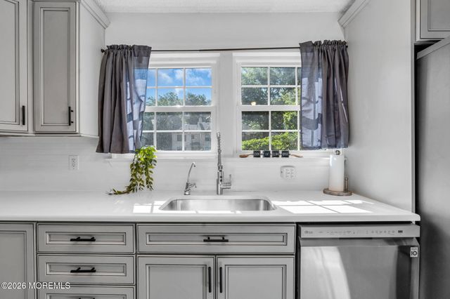 81 Whispering Oaks Way, Jackson, NJ 08527