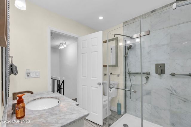 81 Whispering Oaks Way, Jackson, NJ 08527
