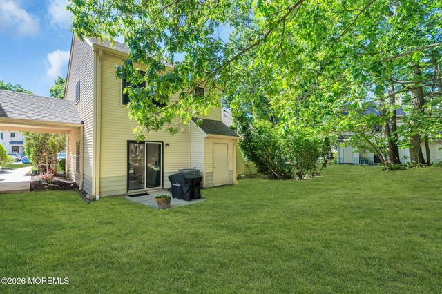81 Whispering Oaks Way, Jackson, NJ 08527