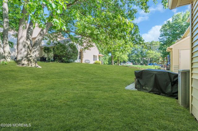 81 Whispering Oaks Way, Jackson, NJ 08527