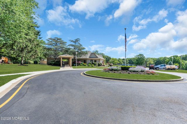81 Whispering Oaks Way, Jackson, NJ 08527