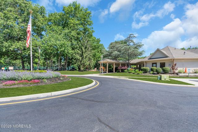 81 Whispering Oaks Way, Jackson, NJ 08527
